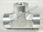 Conexión en T de acero de 1/4" FPT x 1/4" FPT x 1/4" FPT para uso a alta presión de 5000 PSI